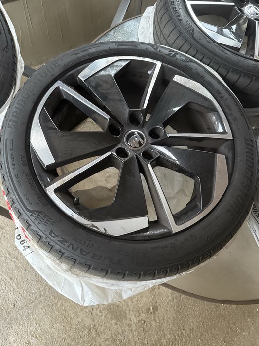 Jante Skoda Comet vRS OEM R18 + Anvelope Bridgestone de vara