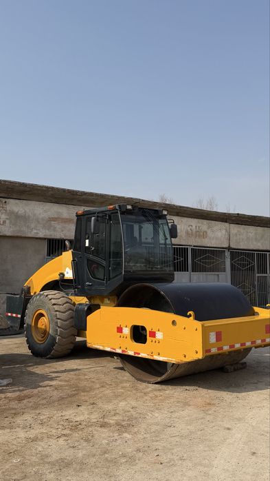 XCMG Каток 20тонна