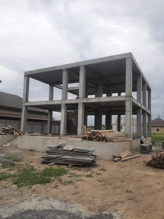 Лесница бассейн монолит