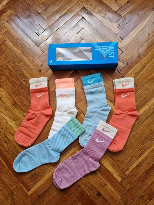 Страхотни дамски чорапи NIKE 6бр в кутия