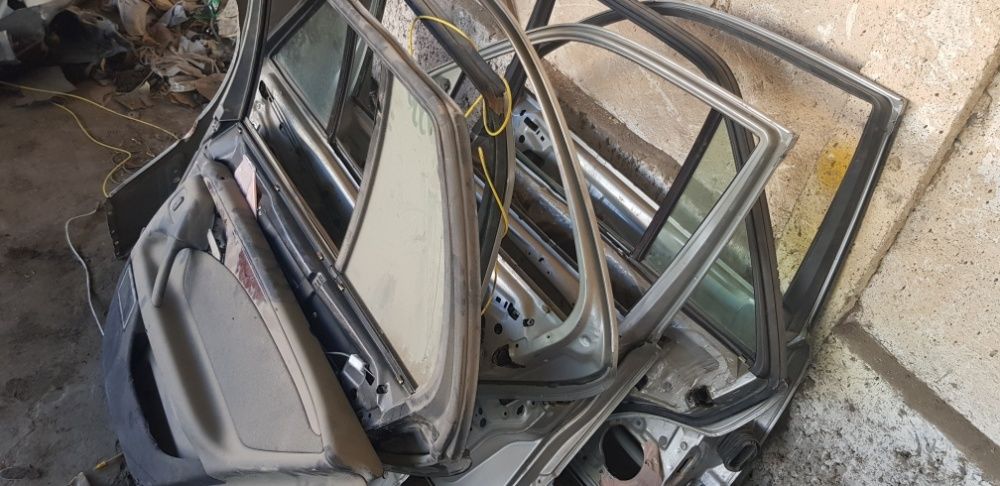Двери для мерседеса 124 кузов210,211