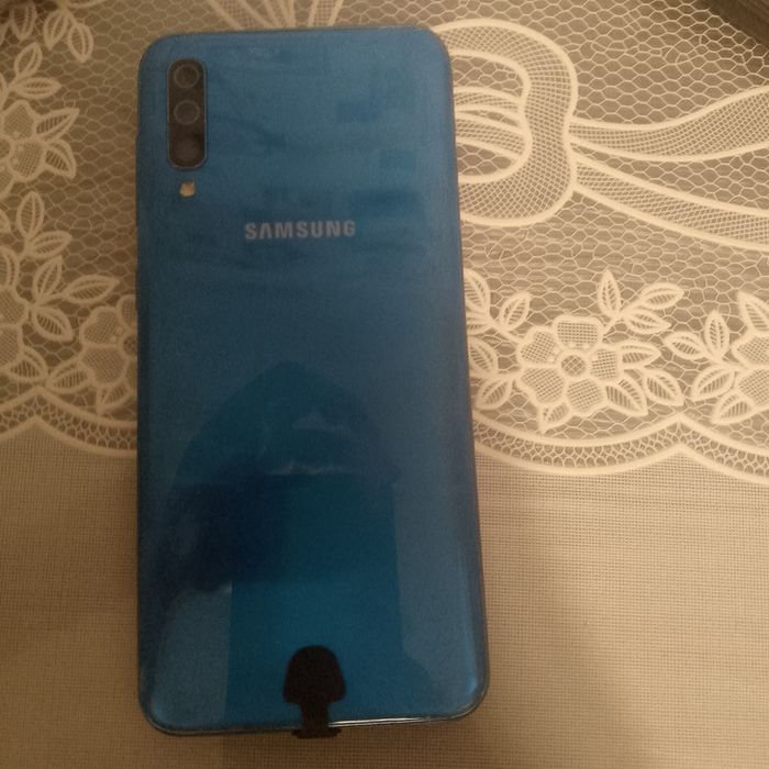 Продам Самсунг а50
