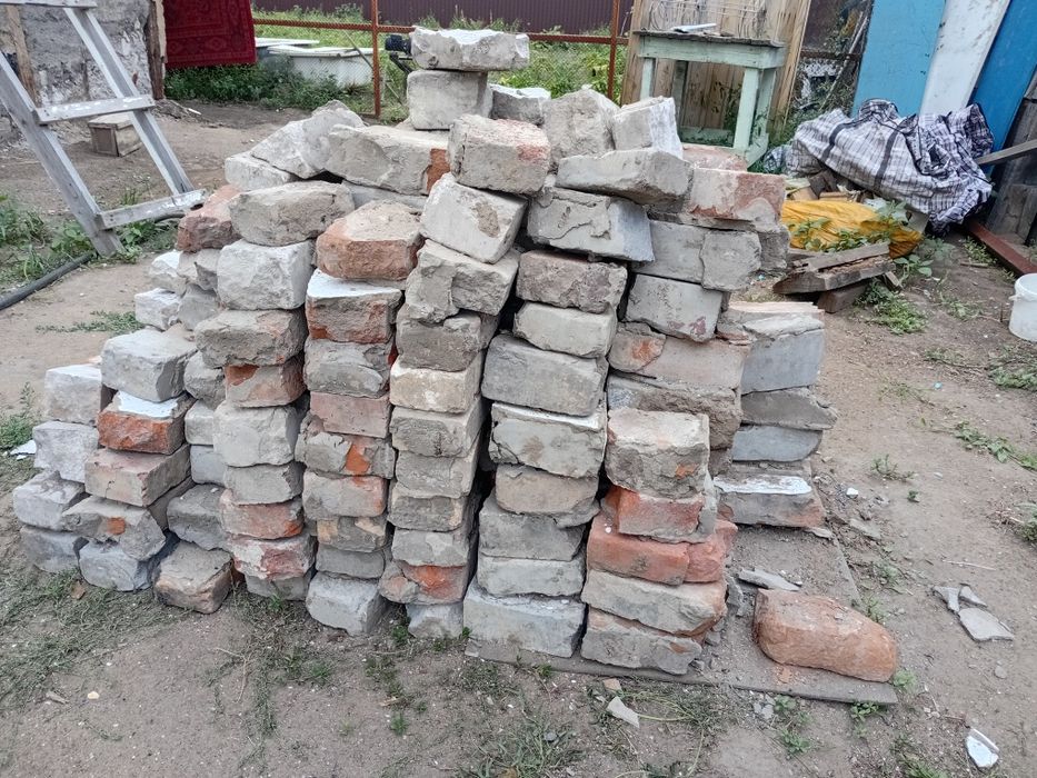 Кирпичи, кирпичи