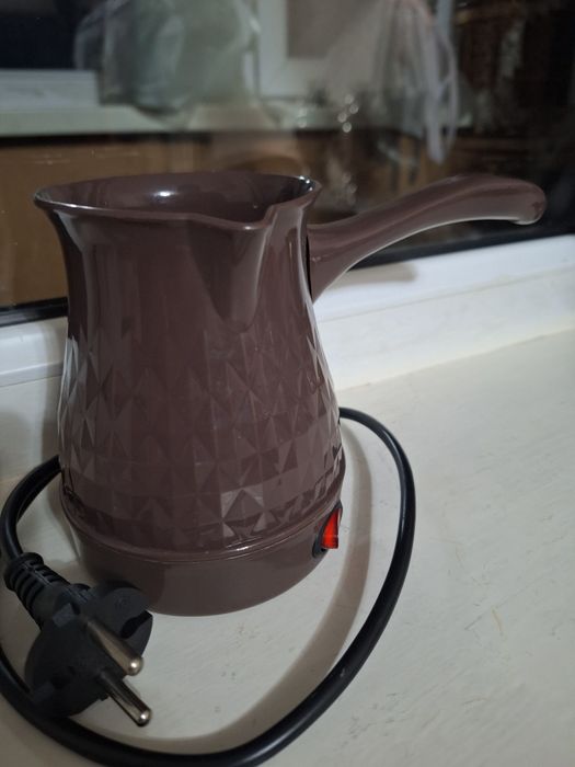 Кофеварка новая.