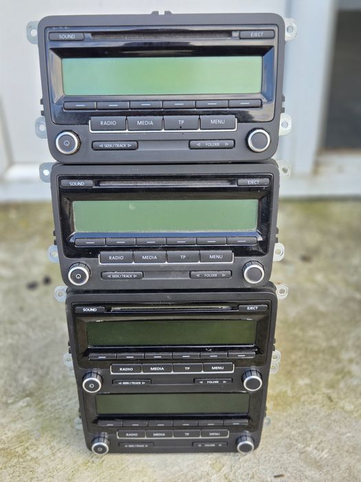 Оригинално радио за Фолксваген,Сеат,Шкода.
Свален