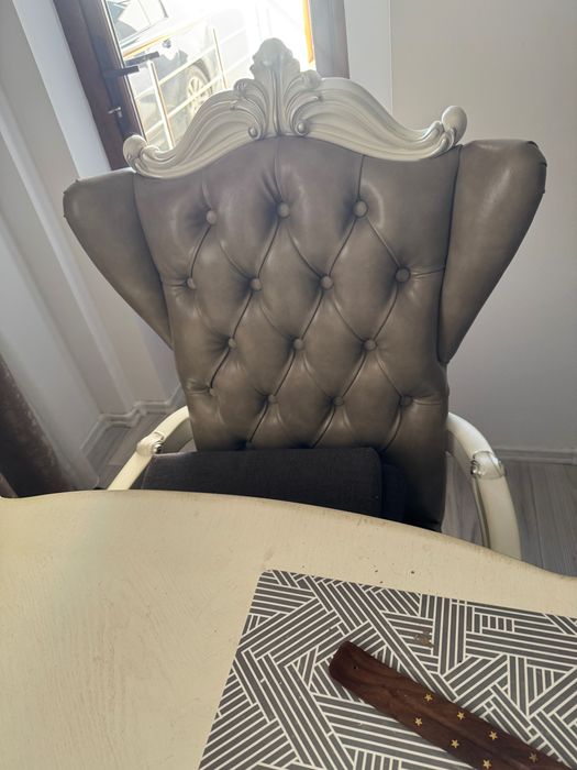 Vând masă Living Divani -Sofa