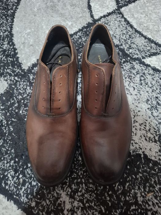 Vând o pereche de pantofi eleganți/casual-eleganți bărbați ZARA MAN, măsura 40, realizați din piele naturală de calitate într-o nuanță versatilă