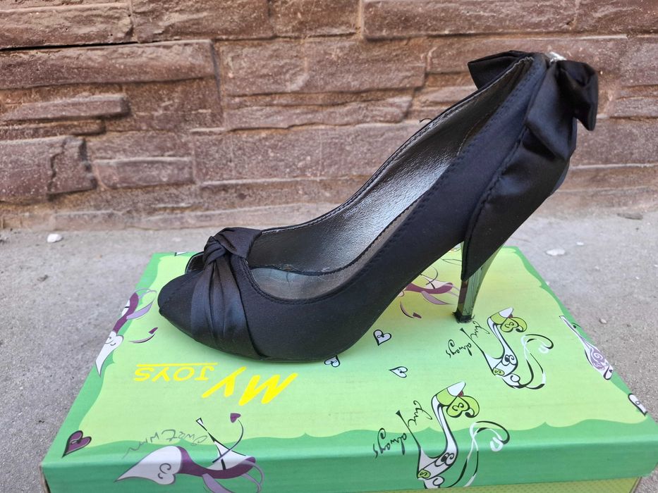 Дамски обувки на ток