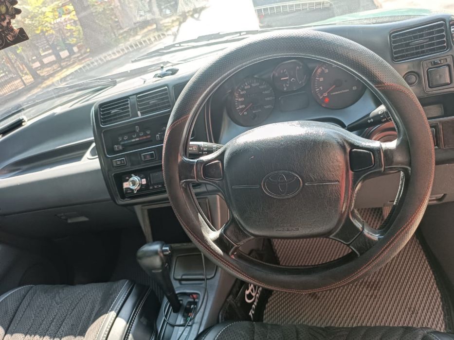 Toyota RAV4 1996 года.