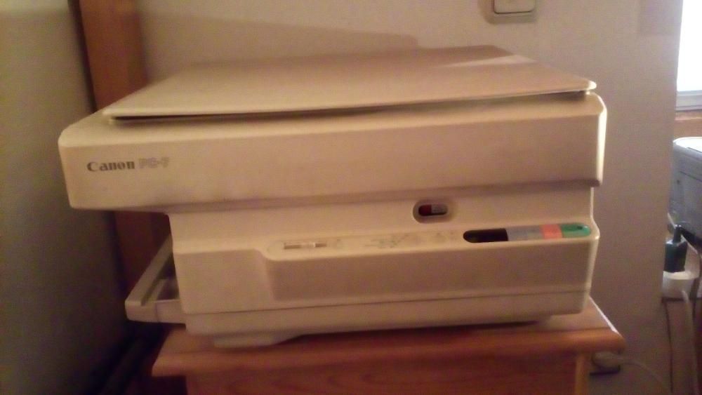 Продавам копирна машина КАНОН РС 7