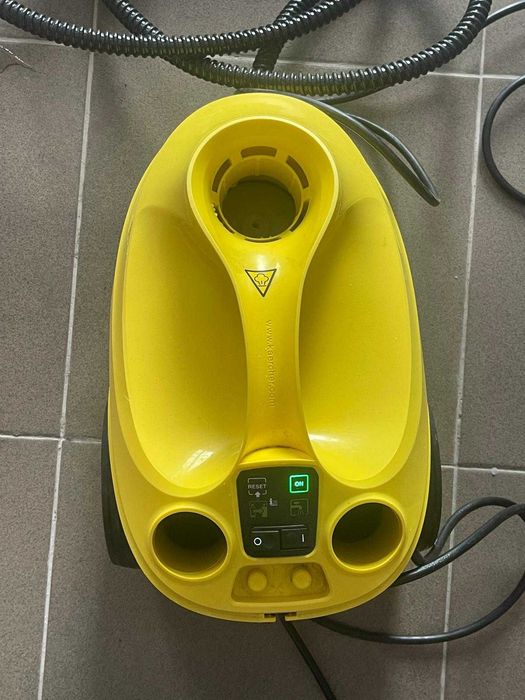 Aparat de curățat cu abur Kärcher SC 3 , Presiune: 3,5 bar, Preîncălzire: 30 s, Putere: 1900 W, Suprafață: 75 m², Rezervor: 1 l