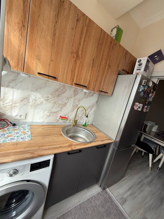 Sotiladi srochni 2 xona BM group