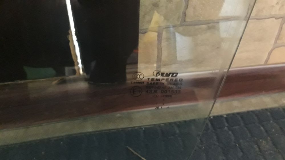 Продам стекло на водительскую дверь Hyundai Elantra MD 5 поко