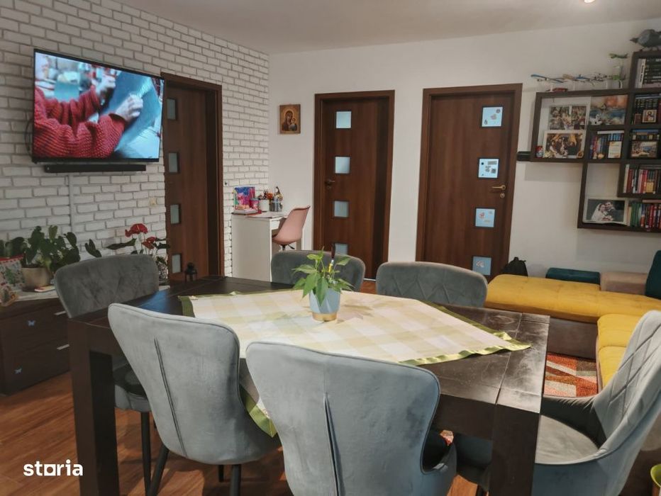 Apartament 3 camere, 2 parcari, Sesul de Sus, Terra — fotografia 1