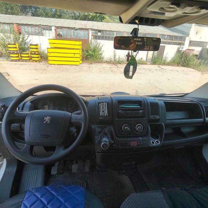 Peugeot Boxer 2012 Cabină Dublă cu Benă, 7 Locuri