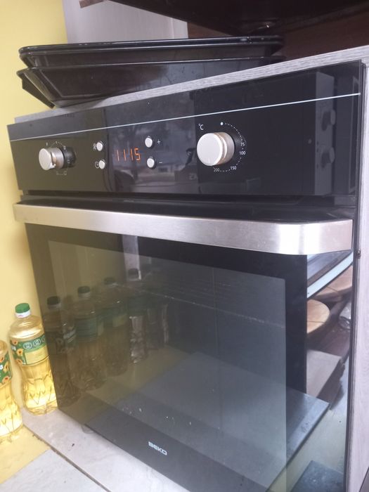 Фурна за вграждане BEKO