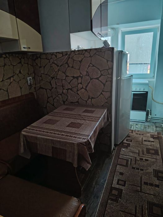 Camera de închiriat