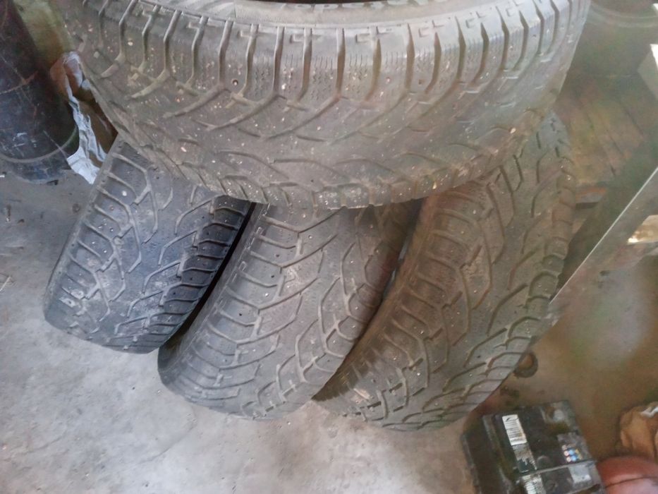 Продам зимние шины 4 штуки