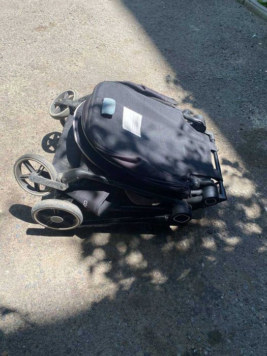 коляска для ребенка