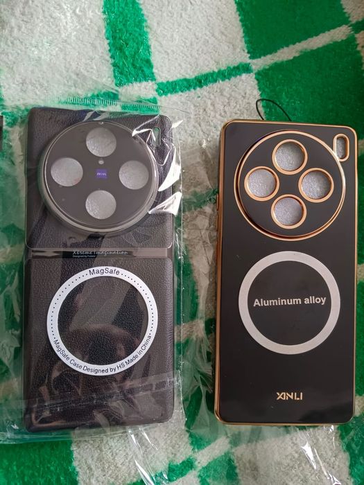 Продам чехлы новые