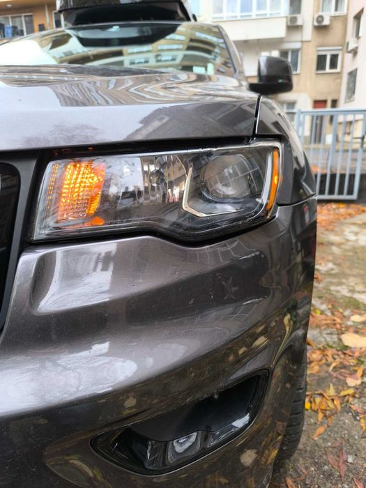 Продавам фарове за Jeep Grand Cherokee WK2