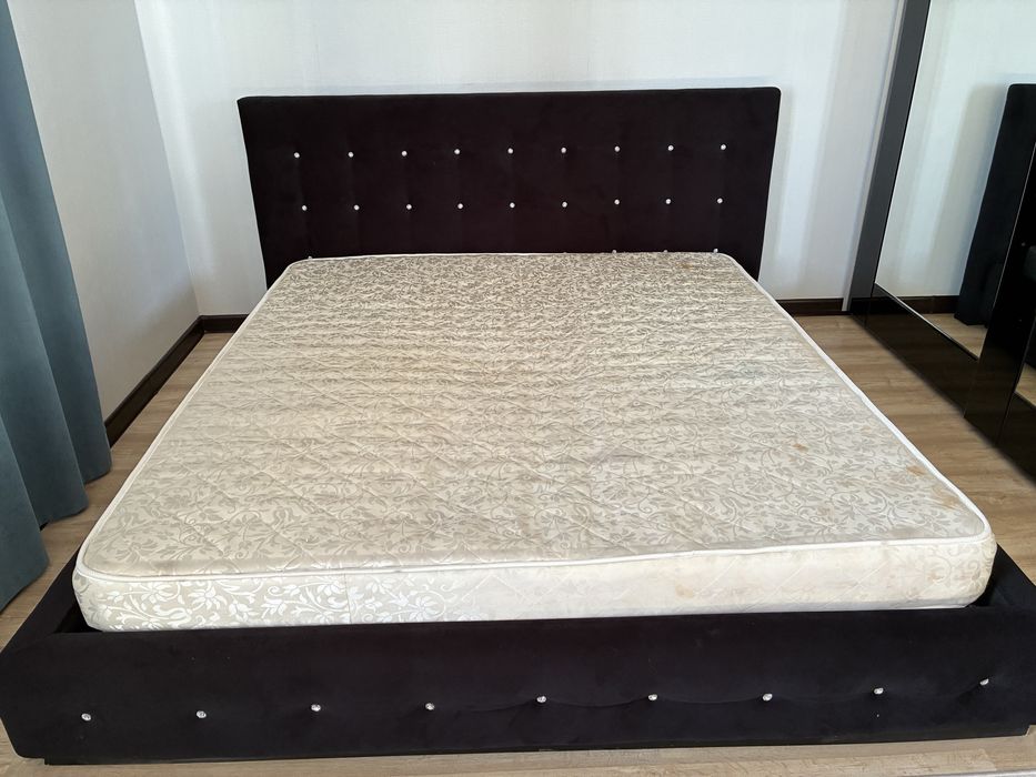 Спальный комплект (диван, сандык, шифонер)