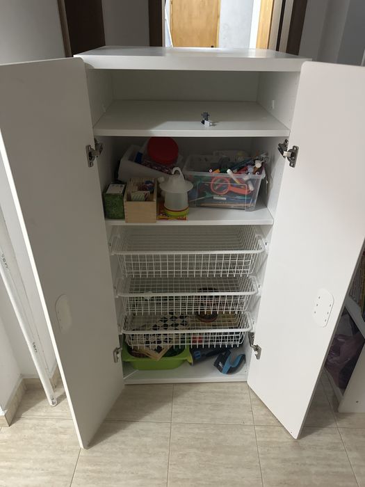 Бял детски гардероб / шкаф с кошници (тип IKEA SMÅSTAD)