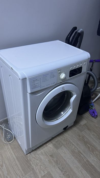 Продам Стиралку на запчасти.