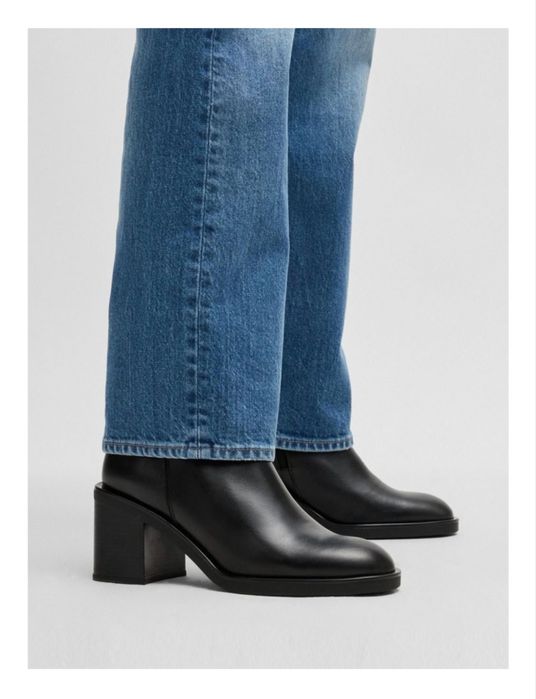 Ботинки бренда BOSS черный продаются