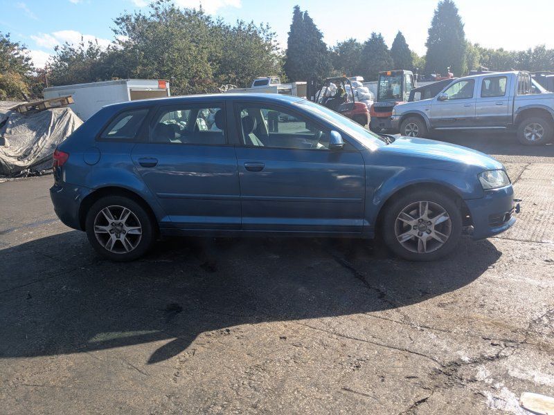 Dezmembrari / Dezmembrez Audi A3 Sportback (8PA) Facelift 2.0 TDI CFFB cutie viteze manuala cod culoare LX5V