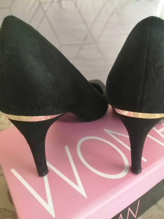 Елегантни дамски обувки