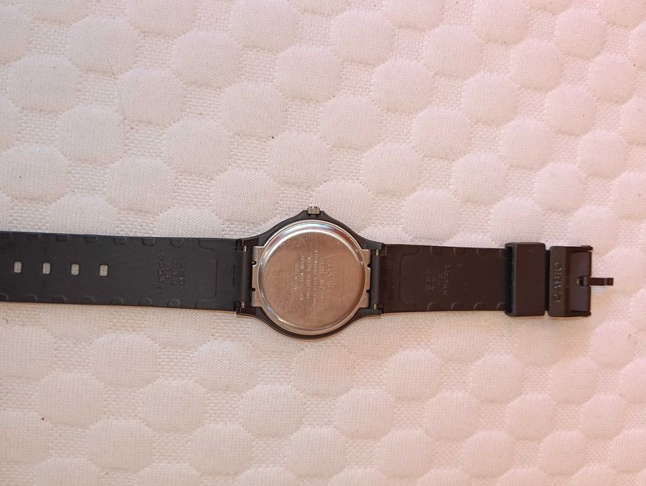Автоматичен позлатен часовник J.Spring на SEIKO и часовник CASIO
