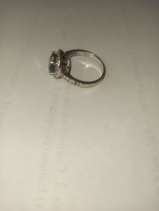 Продавам сребърен пръстен с камък Мистик Топаз - 52 размер