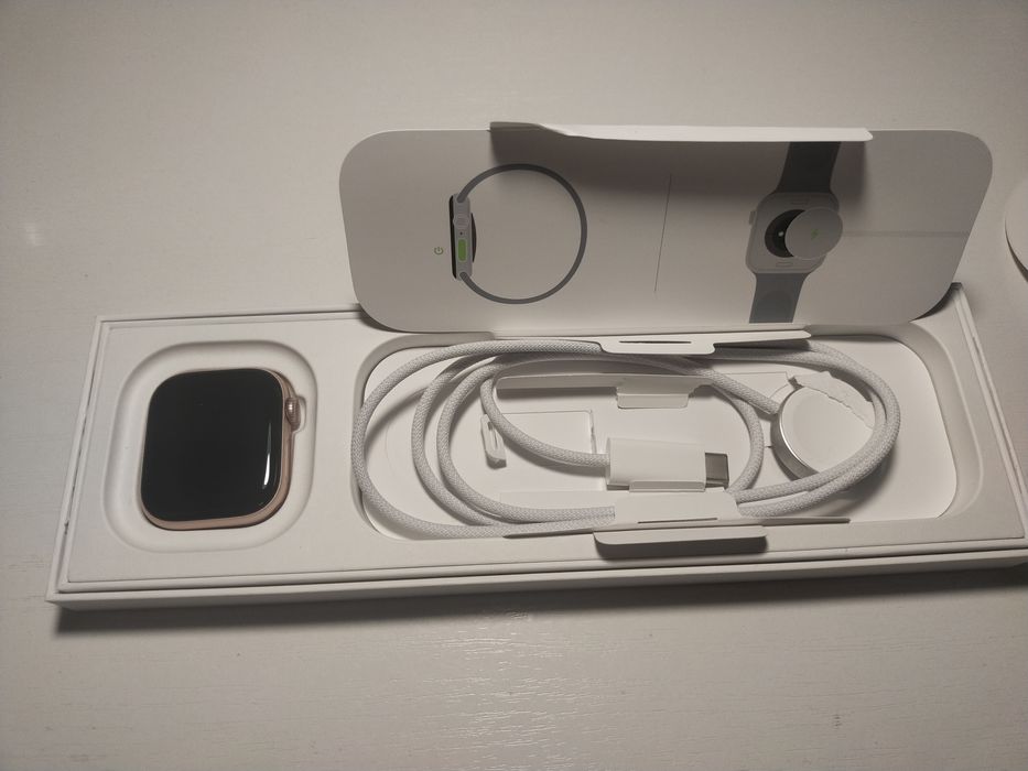 Продам Apple Watch 10 series