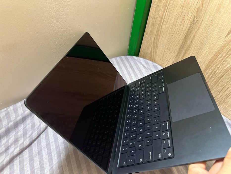 Macbook Air M3 8/256