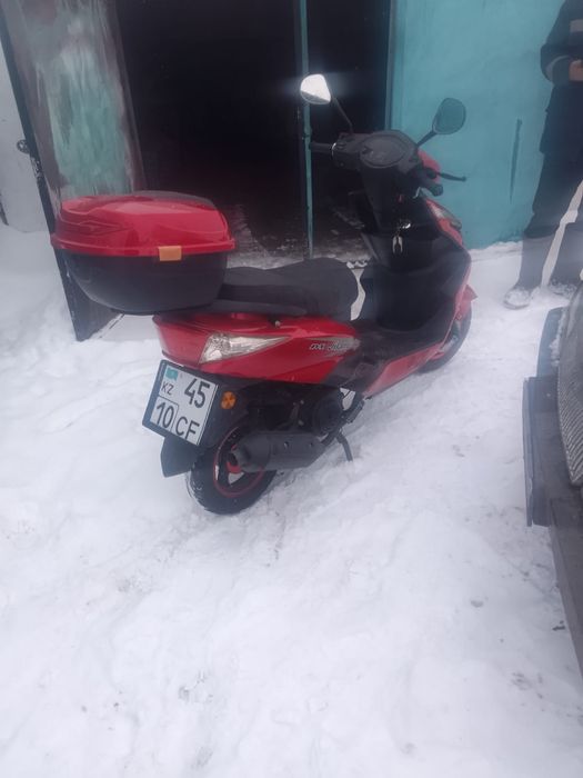 Продам скутер новый