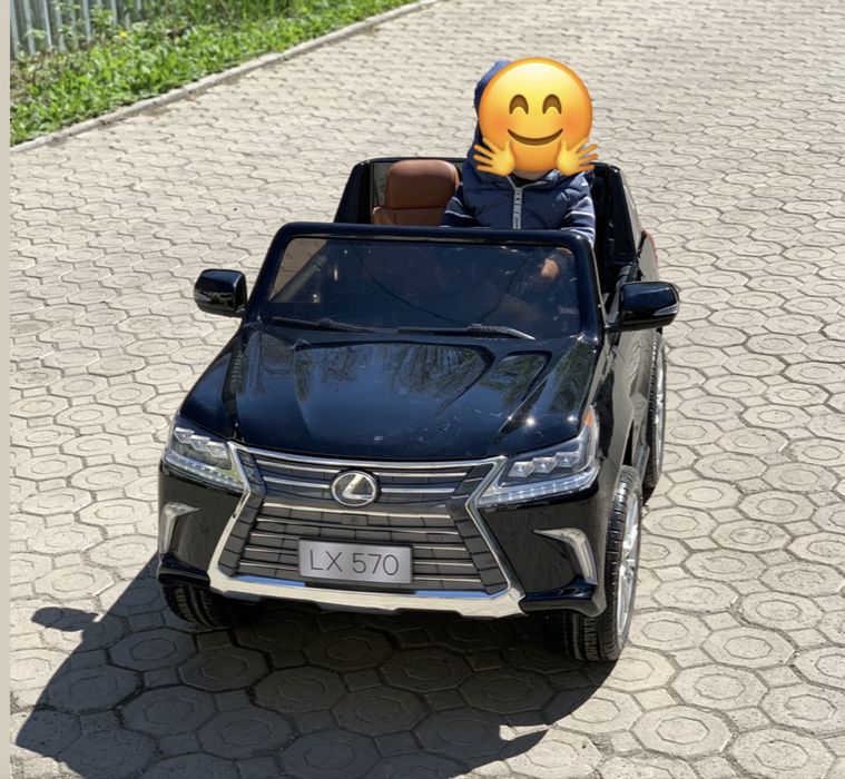 2 детские машины (электромобиль)