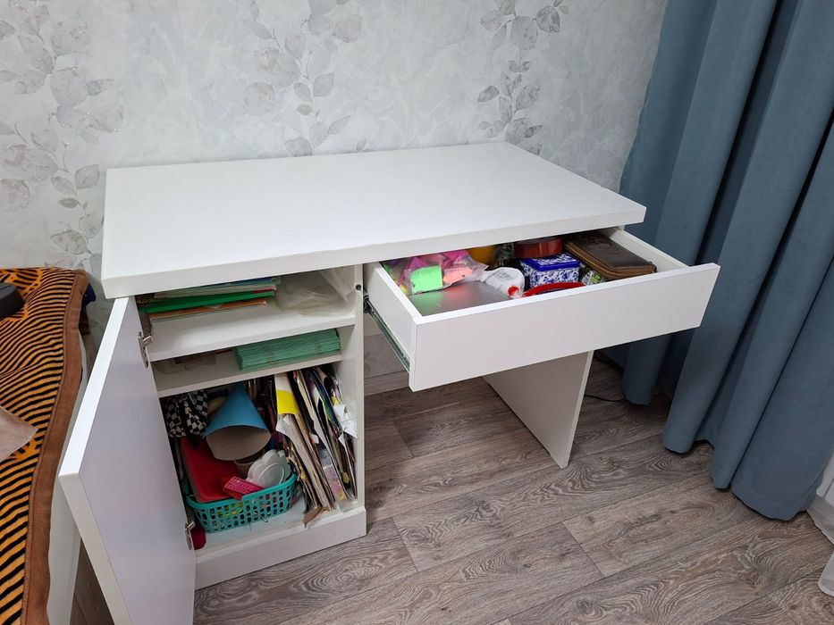 Продам стол письменный