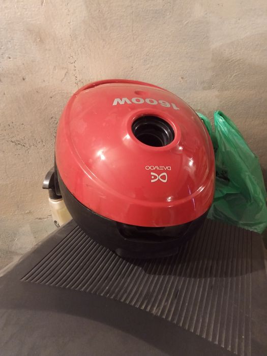 Продам небольшой пылесос