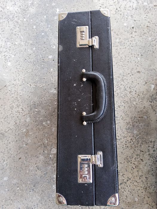 Дипломатически куфар от Соца