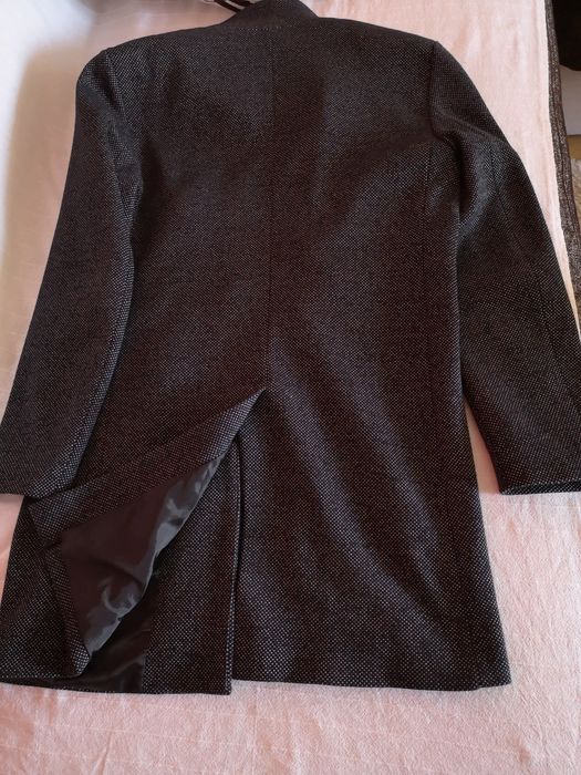 Vând haină scurtă 42-44 Zara