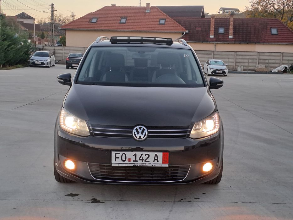 Volkswagen Touran ,Model ,,LIFE,,7 locuri, recent adus în țară!