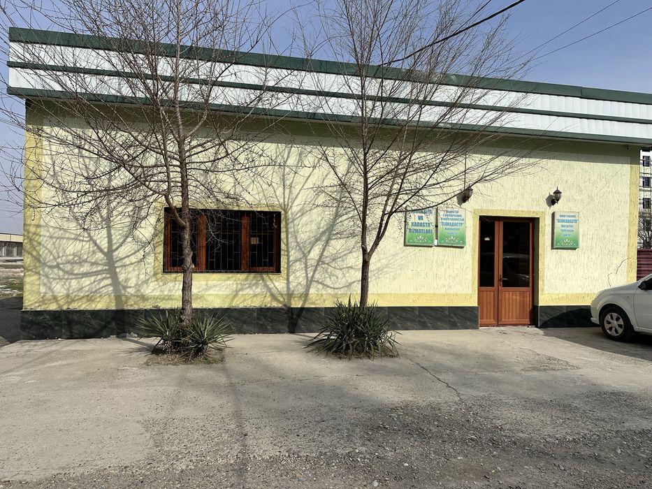 Noturar bino sotiladi