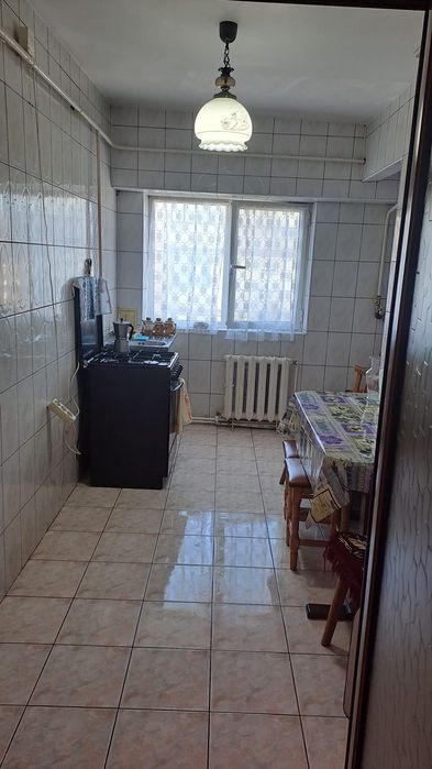 Apartament 3 camere centru — fotografia 3