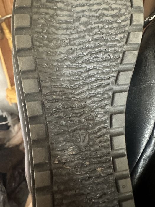 Кожаная школьная кроссовка и туфли