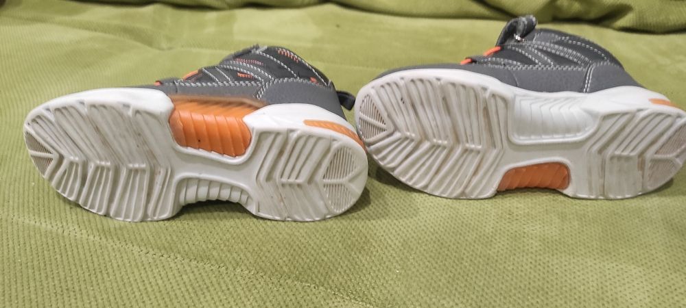 Зимни обувки за момче 27 номер цената е за всички