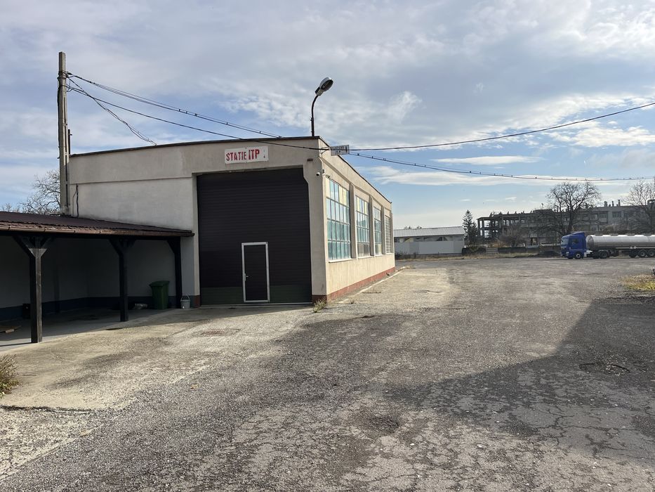 Hala 230mp + birou , 3 usi 4.5m , acces TIR , curent trifazic