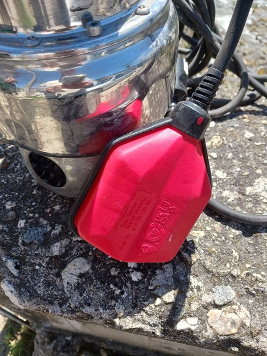 Потопяема помпа Elektra, за изпомпване на вода.