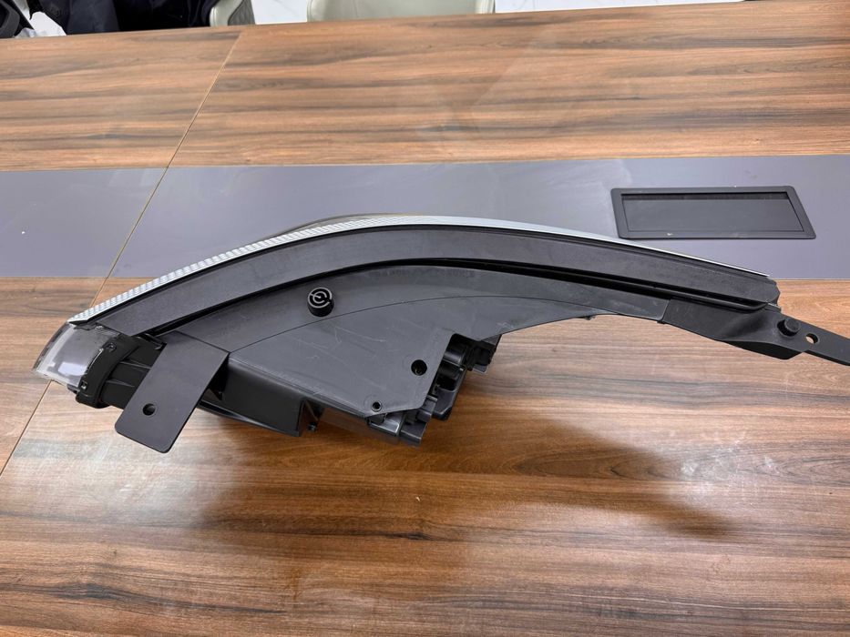 Kia Seltos  правая Фара