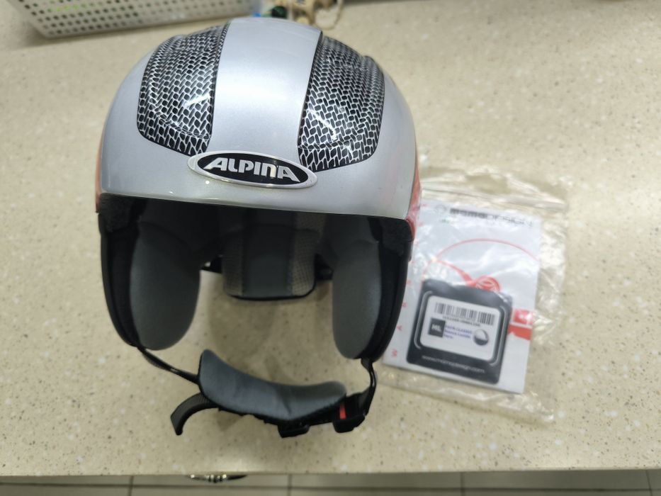 Горнолыжный шлем